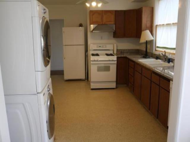 258 Amherst Ave - Photo 3 of 4