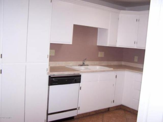 970 W Walnut St - Photo 2 of 6