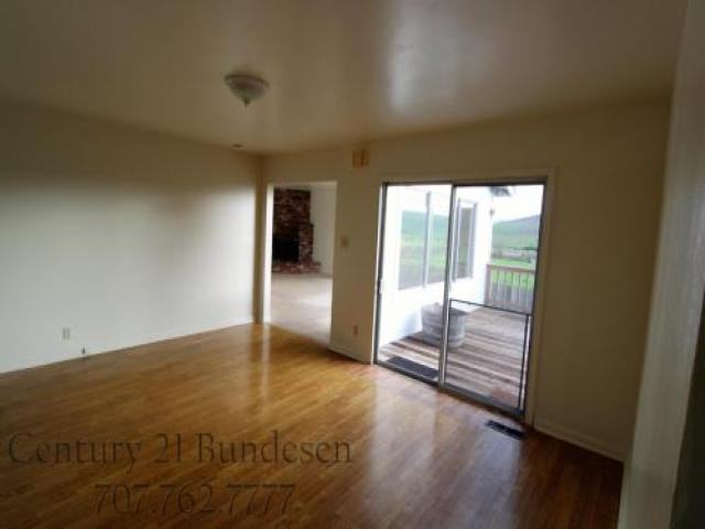 5775 Bloomfield Rd - Photo 2 of 6