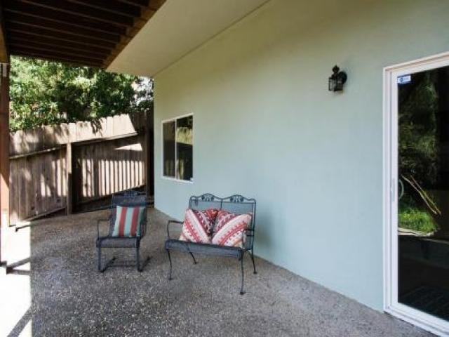 1607 Manzanita Ave - Photo 3 of 6