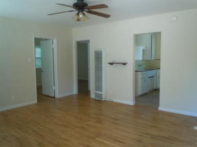 2107 Rockefeller Ln - Photo 3 of 6