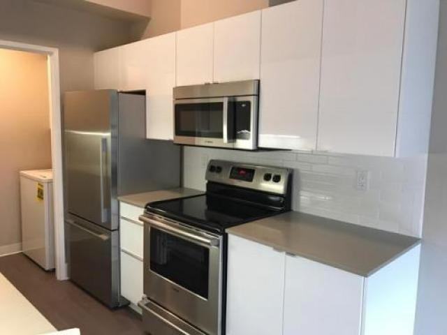 204 Shoreline Ct - Photo 3 of 6