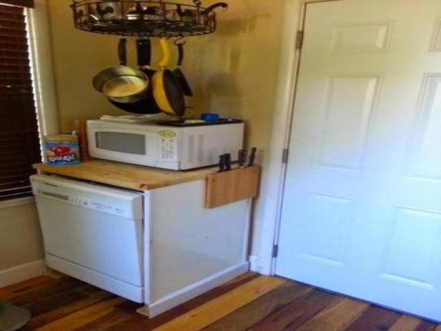 408 11th St - Photo 3 of 6