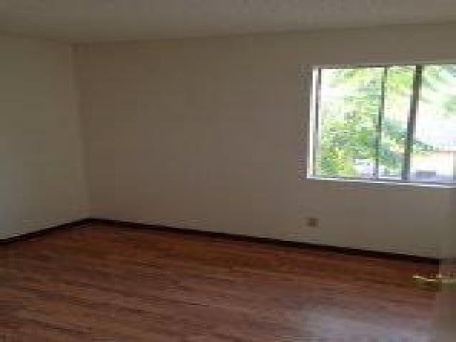 860 E 2nd St - Photo 3 of 6