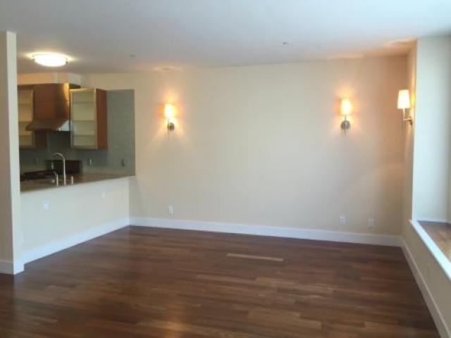 889 North Point St - Photo 3 of 6