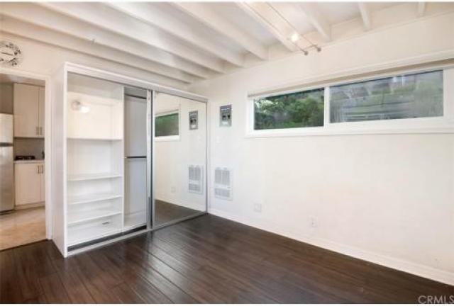 31959 10th Ave - Photo 2 of 6