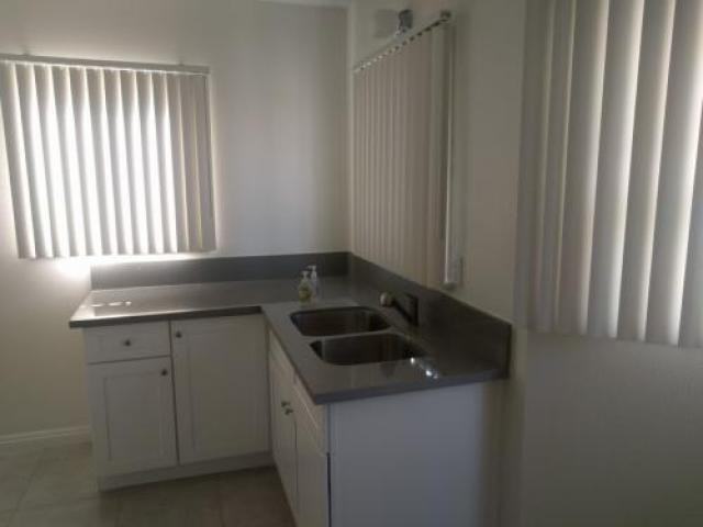 3703 Baldwin Ave - Photo 3 of 6