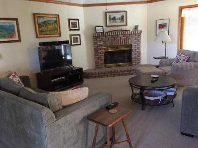 1556 Centennial Cir - Photo 2 of 4