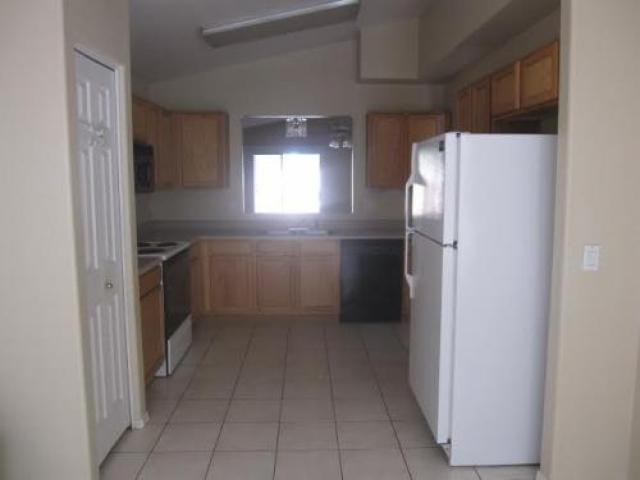 170 W Liberty Ln - Photo 3 of 6