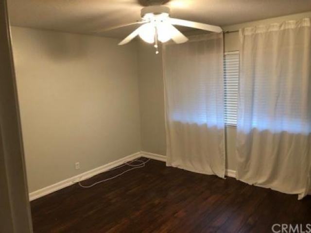 937 Eastglen Dr - Photo 3 of 6