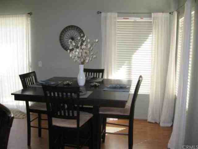 66 Frontier St - Photo 3 of 6