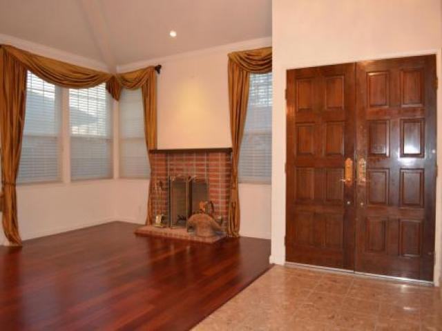 520 Hanbury Ln - Photo 2 of 6