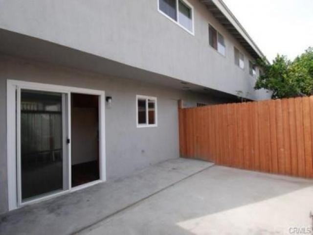 1621 W 19th St - Photo 3 of 3