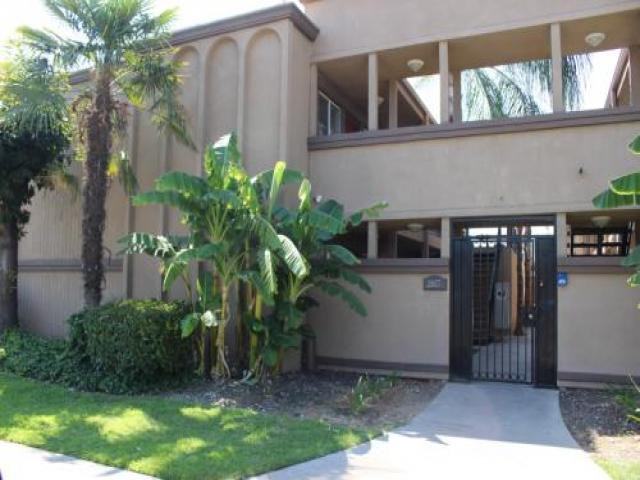 2067 E Shaw Ave - Photo 3 of 6