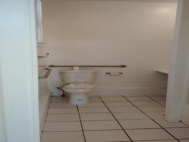 8529 Bancroft Ave - Photo 3 of 6