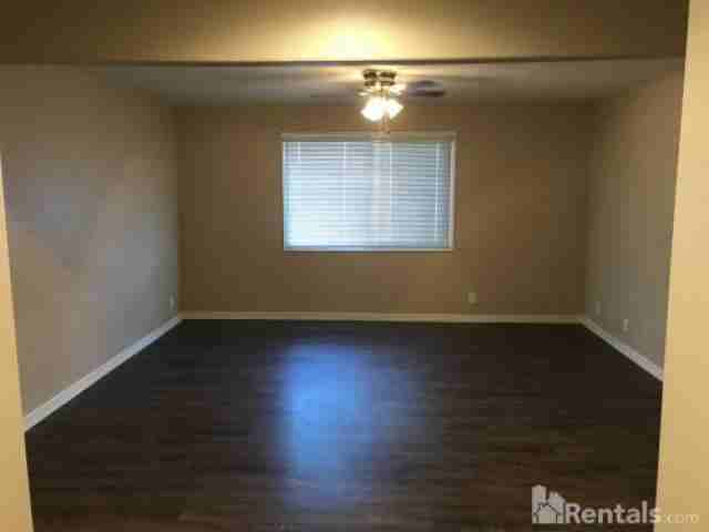 128 E Glade Ave - Photo 2 of 6