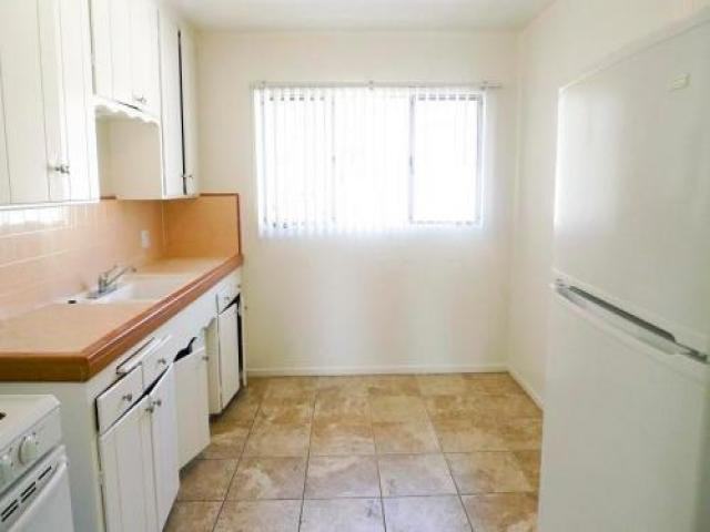 3061 Juniper St - Photo 2 of 6