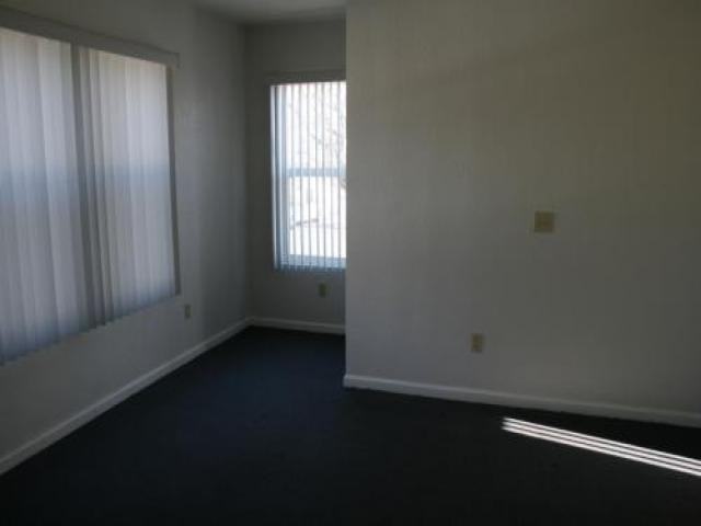 616 Alice St - Photo 3 of 3