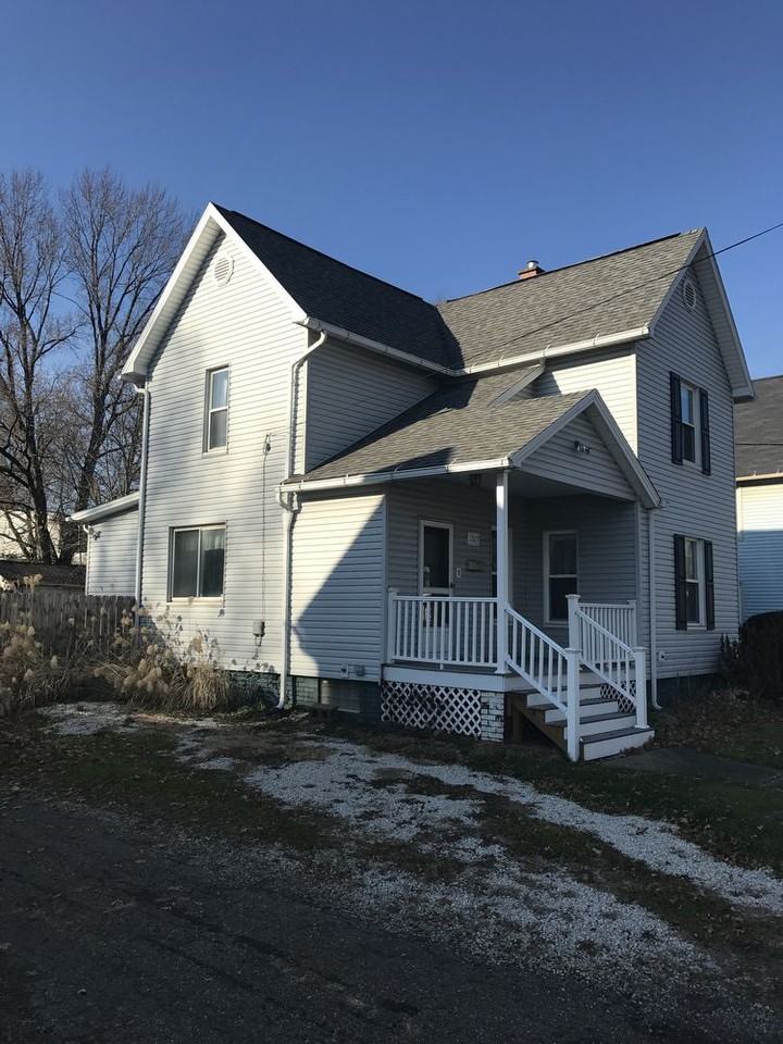 1527 Frazer Ave - Photo 2 of 13
