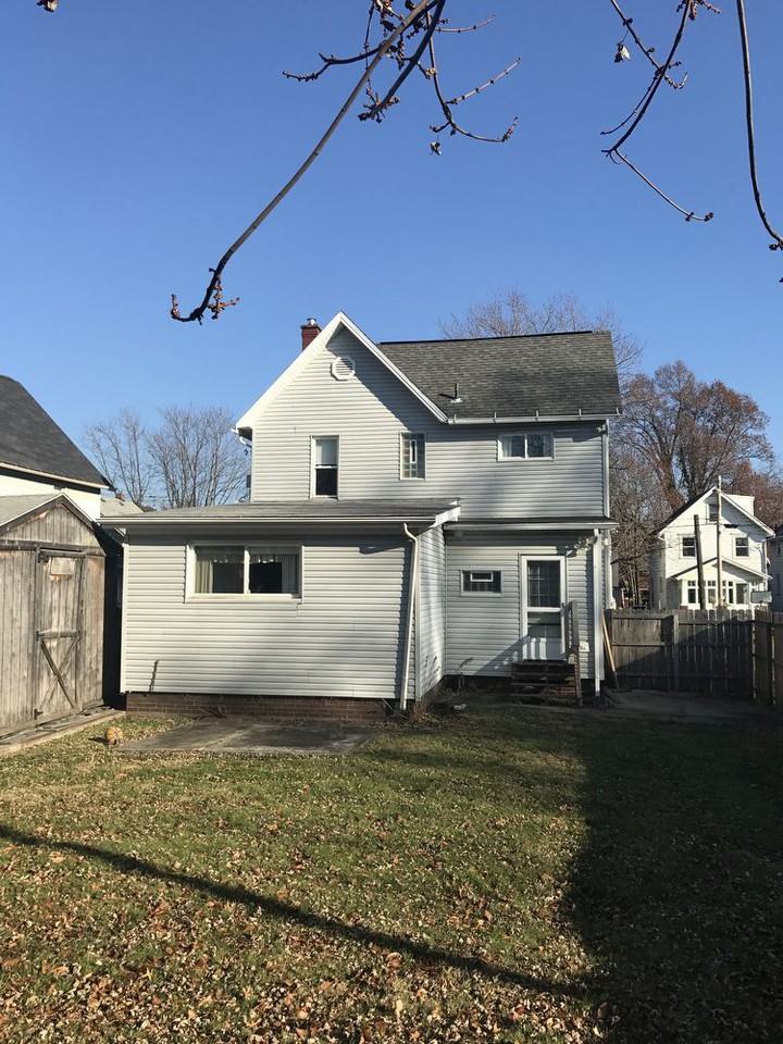 1527 Frazer Ave - Photo 3 of 13