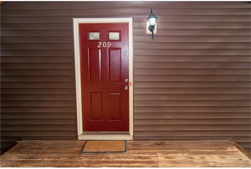 209 Blew Ct - Photo 2 of 18