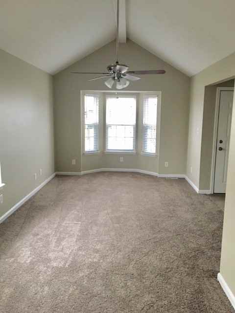 7913 Kenhurst Dr - Photo 3 of 14