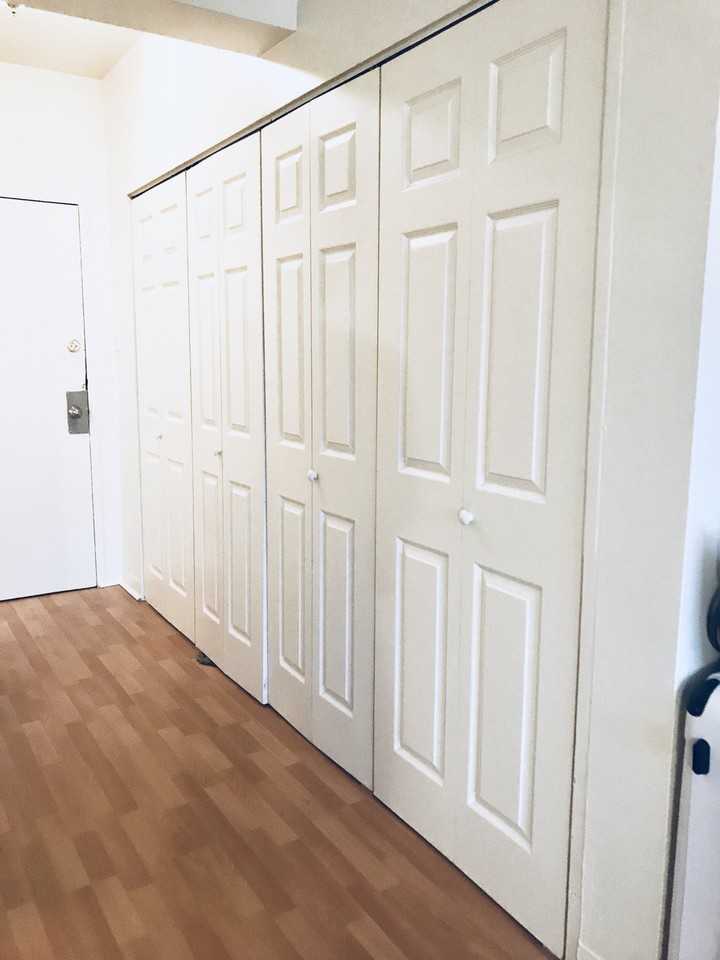 175 Rue Sherbrooke Ouest - Photo 2 of 6