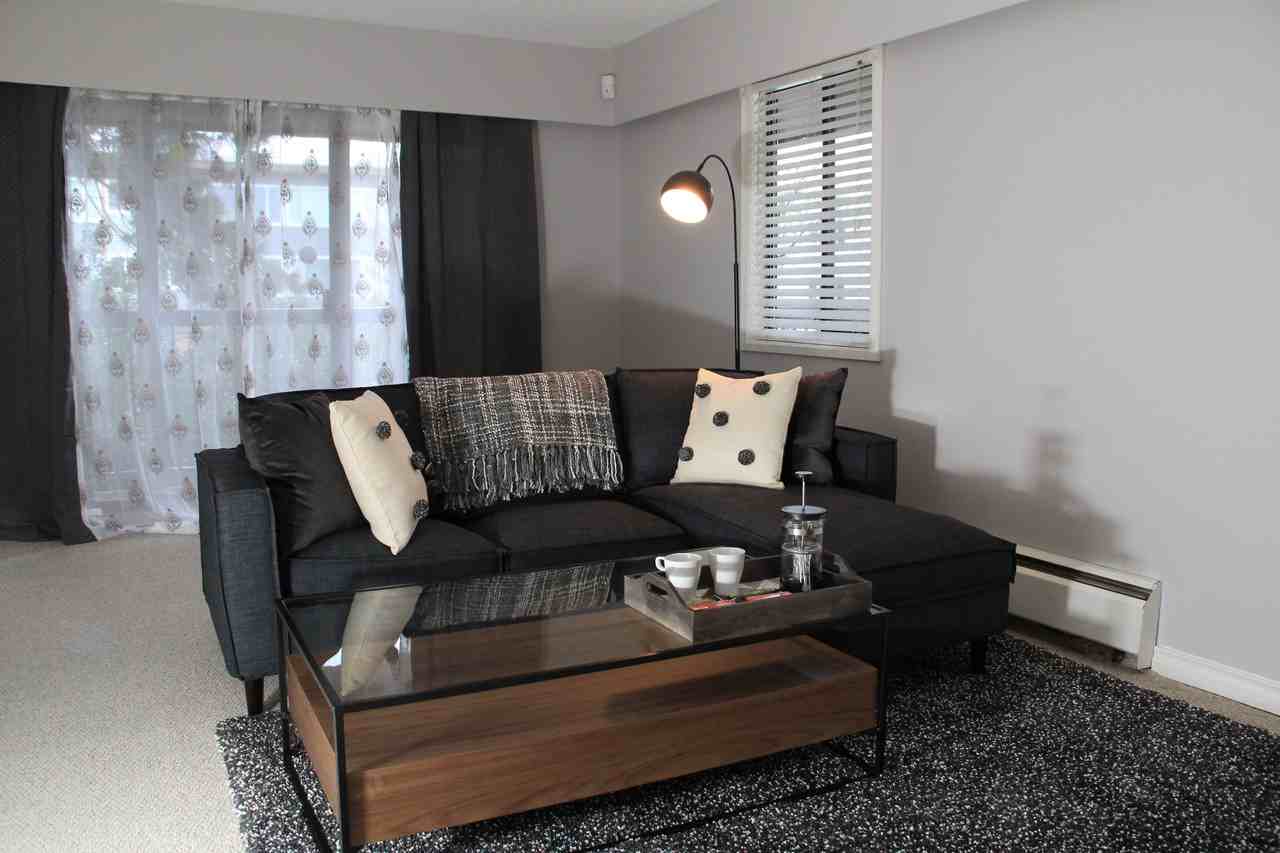 Oak St & W 12th Ave #207