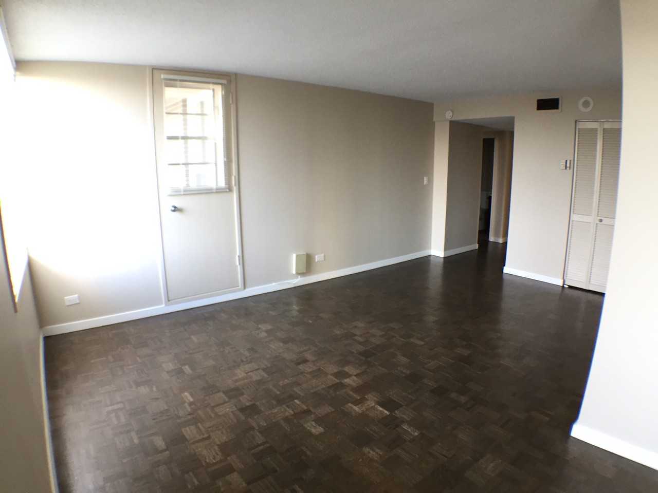 270 Roslyn Rd, Winnipeg, MB R3L 0H4 2 Bedroom Apartment for 1,356