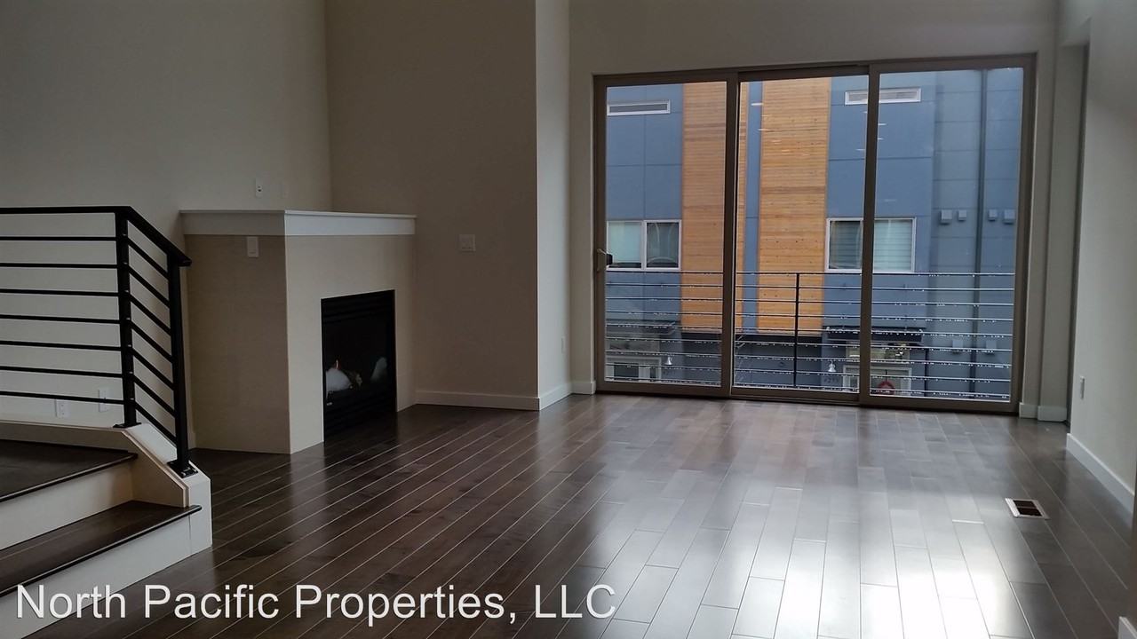 4262 213th Pl SE #12 - Photo 3 of 16