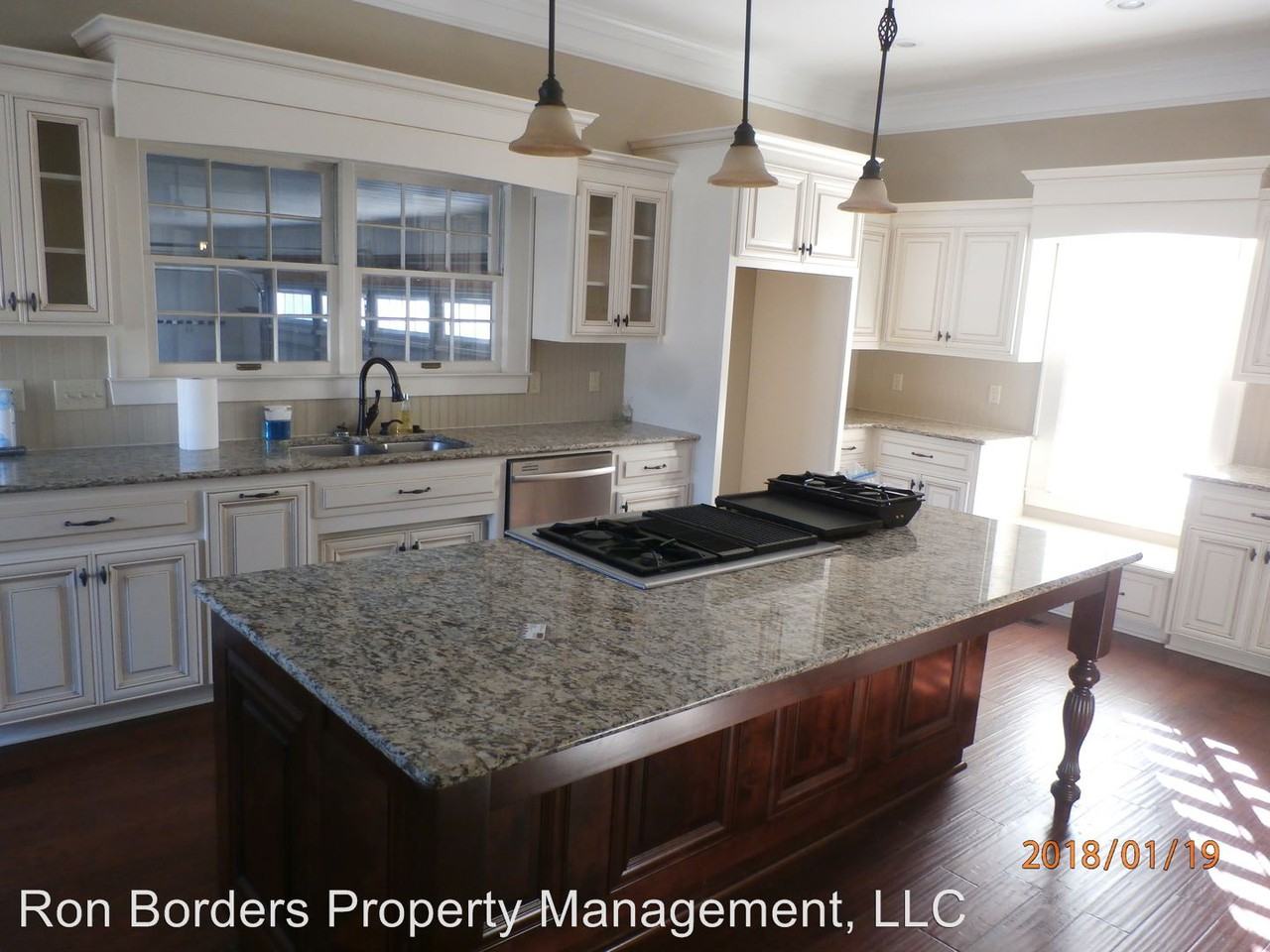 609 S Gordon Ave - Photo 3 of 15