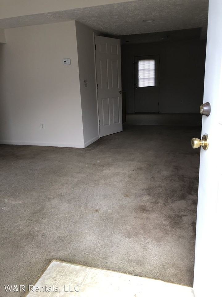 248 Evansdale Ave - Photo 3 of 15