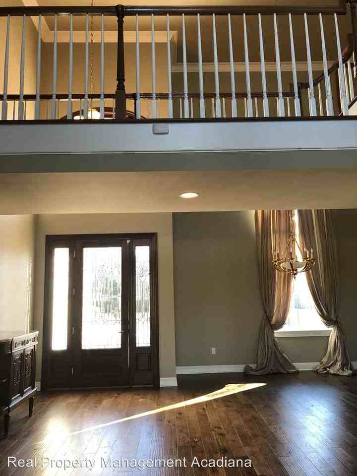 210 Baltusrol Dr - Photo 3 of 42