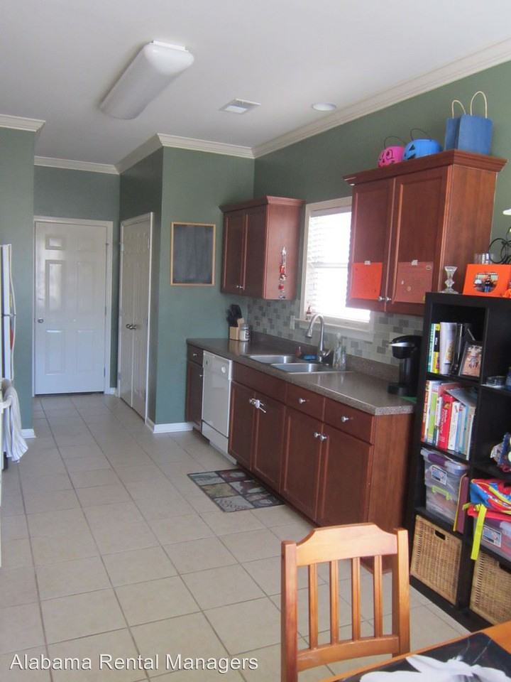 2208 Spaulding Pl - Photo 3 of 15