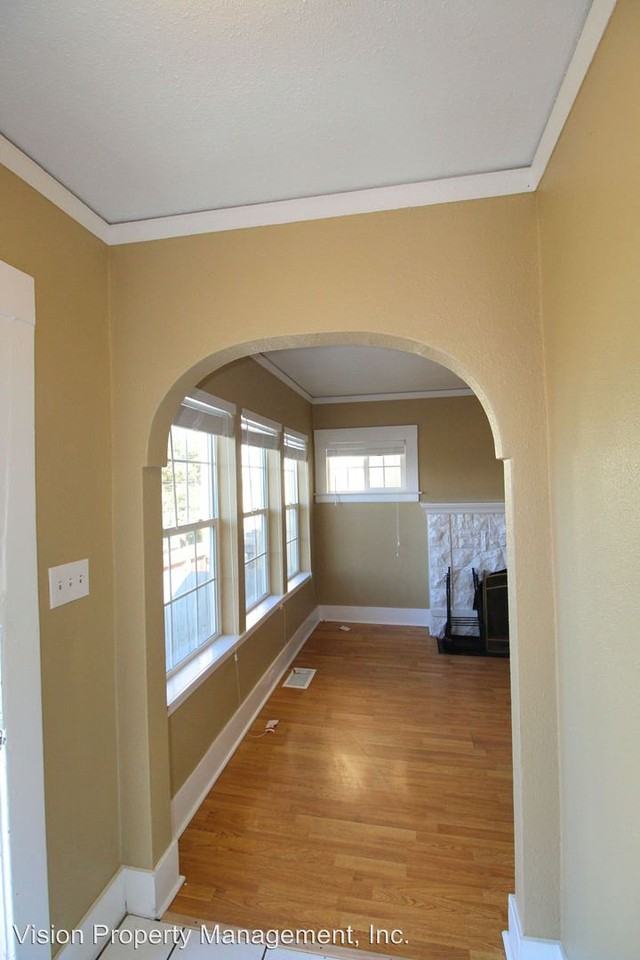 2660 Wakefield Ave - Photo 3 of 22