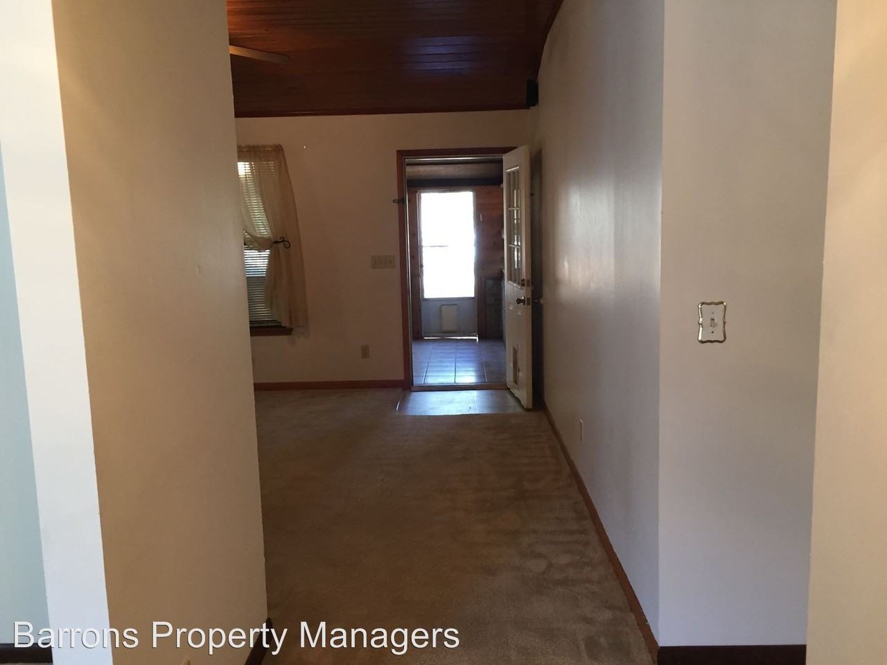 5660 Forest Hills Ln - Photo 3 of 46