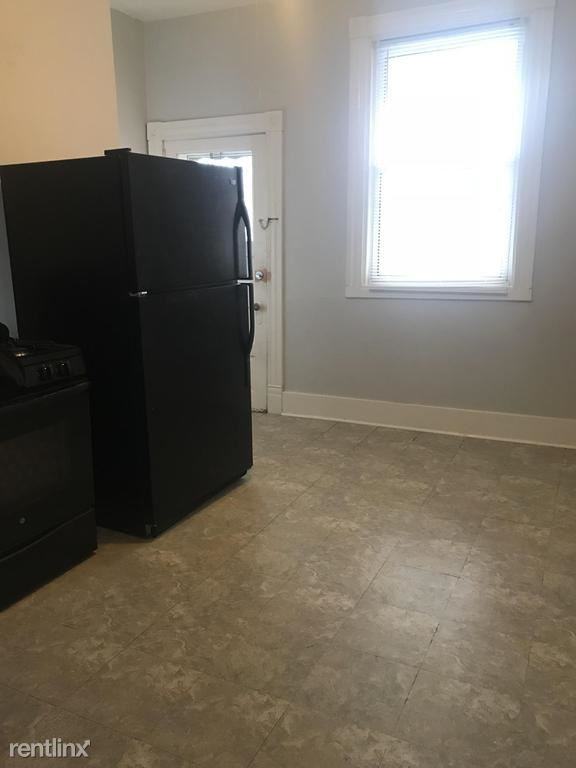 56 N Bryant Ave - Photo 3 of 14