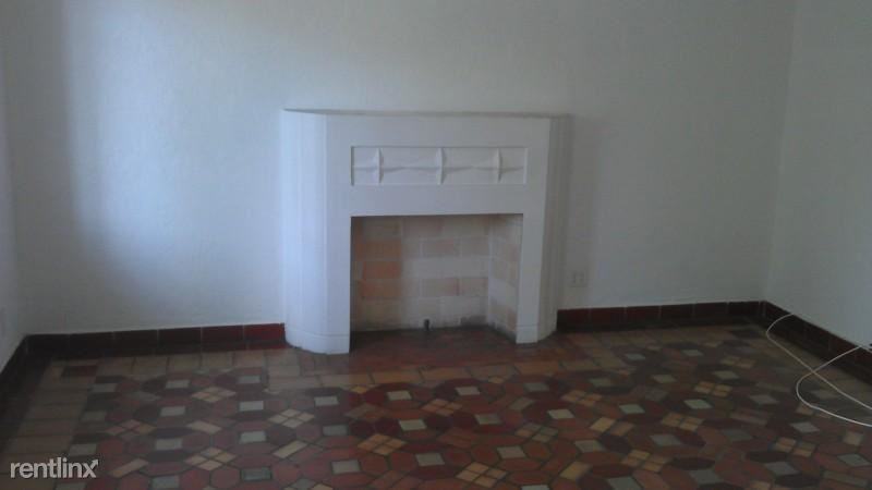 2830 Pine Tree Dr - Photo 2 of 6