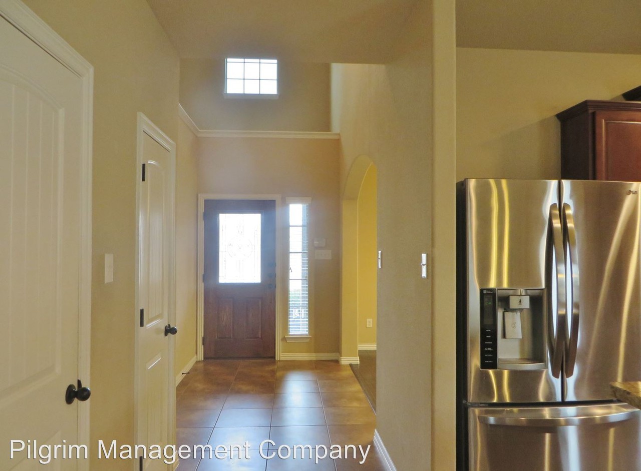 1404 Rowan Dr - Photo 2 of 39