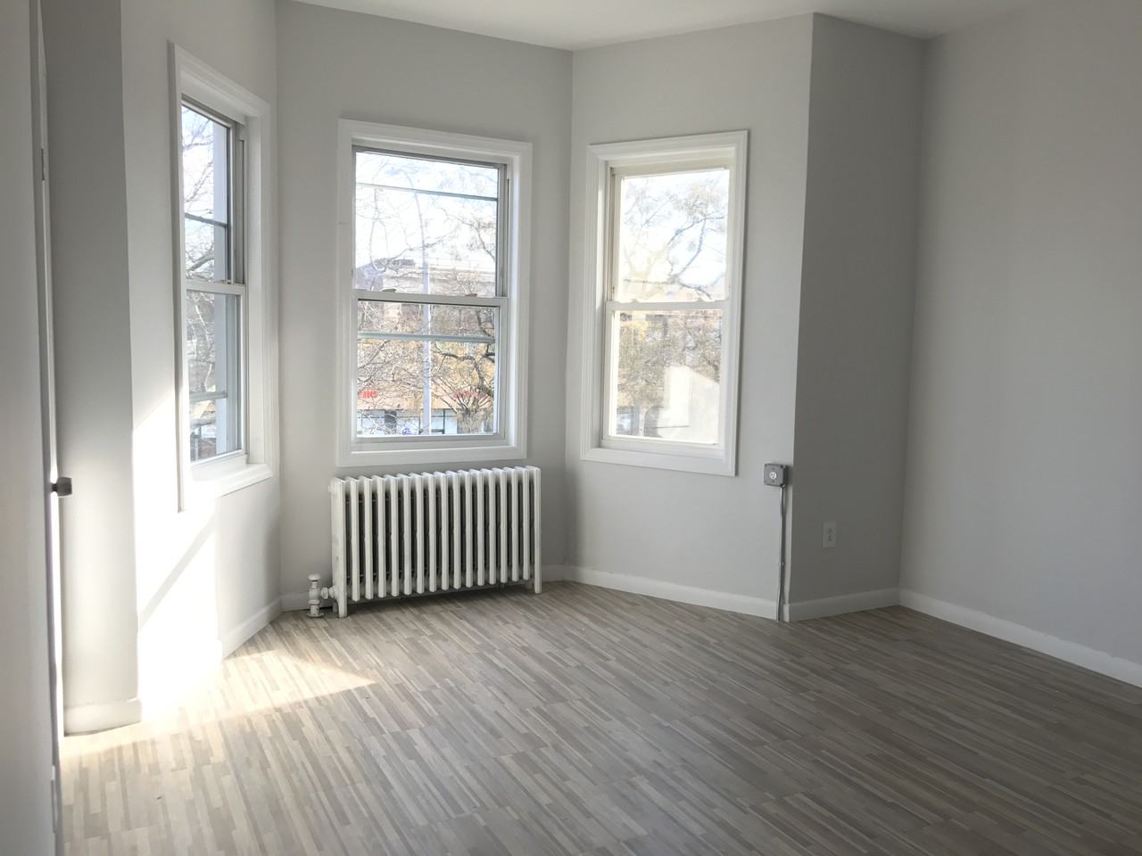 21-66 31st Street - Photo 3 of 8