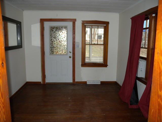 214 Janet Dr - Photo 3 of 11