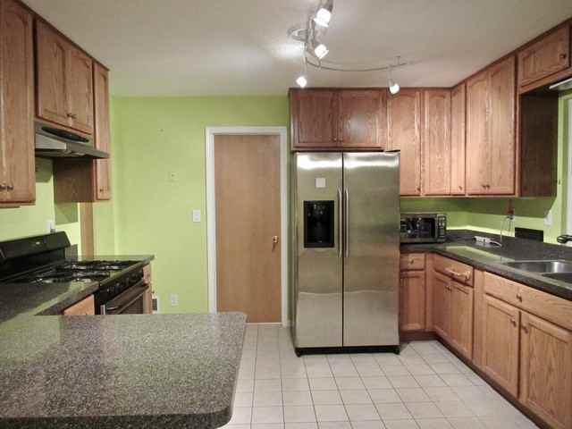 5540 Fairview Ave - Photo 2 of 12