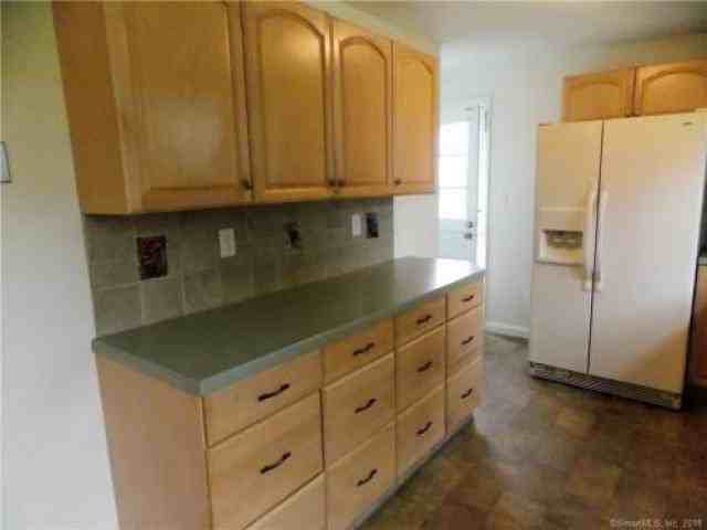 25 Marmor Ct - Photo 3 of 6