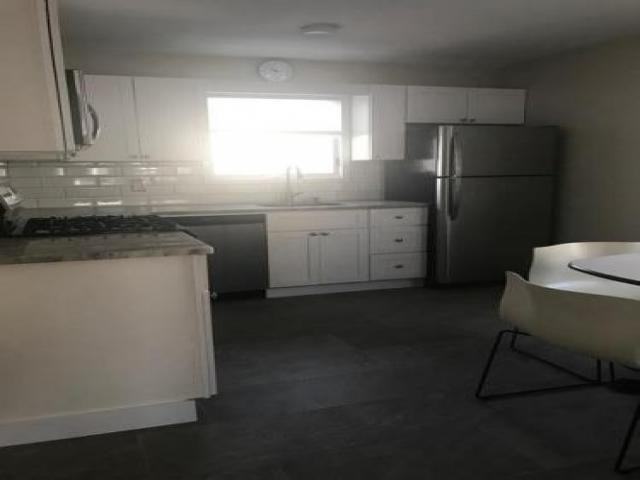 580 Yetman Ave - Photo 2 of 6