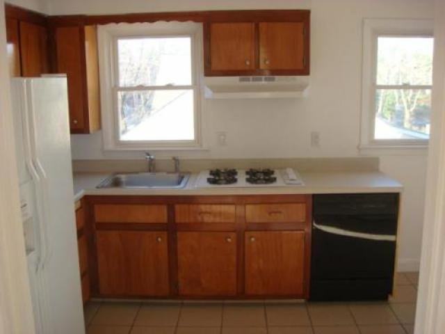 109 Wallace St - Photo 2 of 6