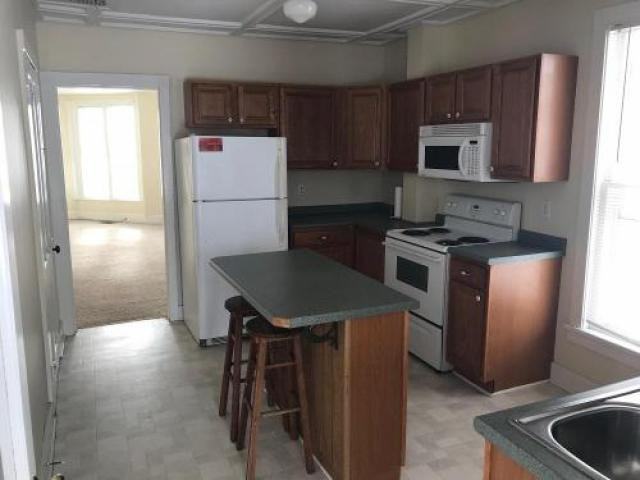 138 State St - Photo 2 of 6