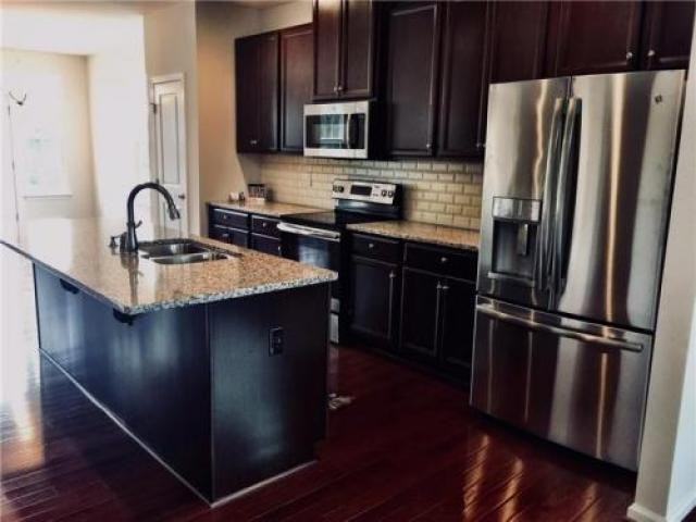 711 Stonehouse Way - Photo 3 of 6