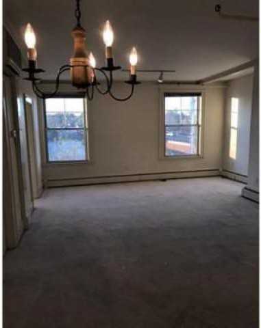 306 Main St - Photo 2 of 3