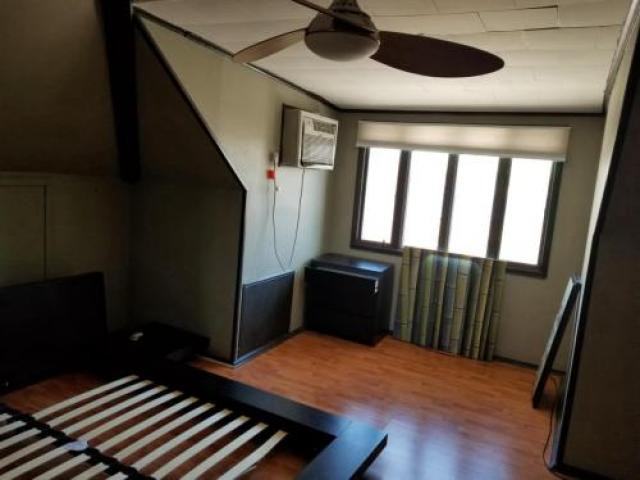 2368 Burnett St - Photo 3 of 5
