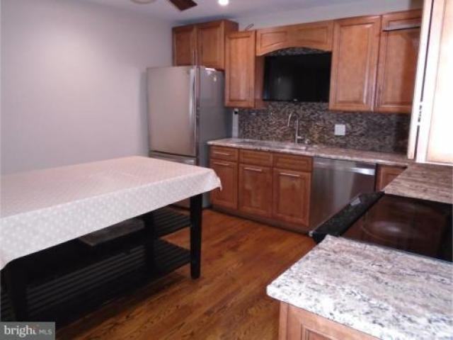 229 W Longspur Dr - Photo 3 of 6